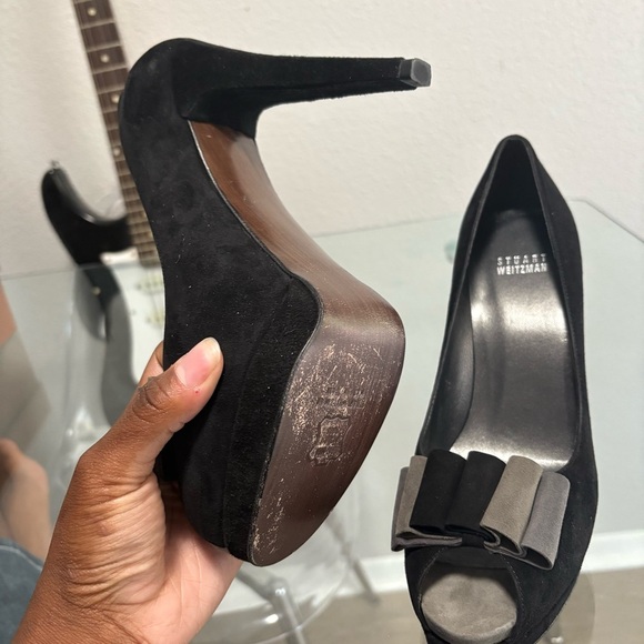 Stuart Weitzman Black Heels with Gray Bow - Picture 5 of 6